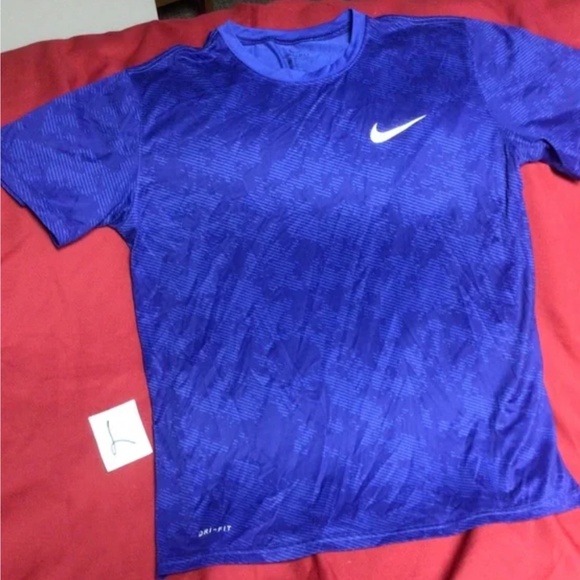 NIKE tshirt - Picture 1 of 1